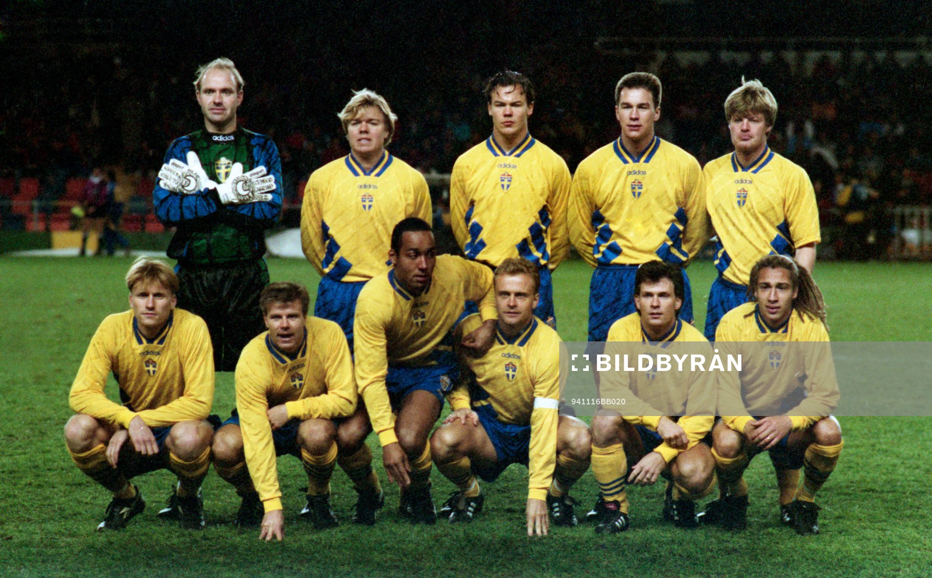 Bakre raden fr. v: Thomas Ravelli, Tomas Brolin, Joachim Björklund, Patrik Andersson och Stefan Schwarz. Främre raden fr. v: Kennet Andersson, Roland Nilsson, Marin Dahlin, Jonas Thern, Pontus Kåmark och Henrik Larsson.