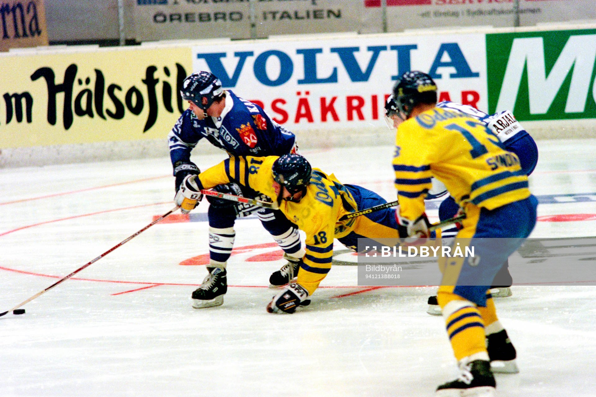 Jonas Berggvist, Sverige i kamp om pucken