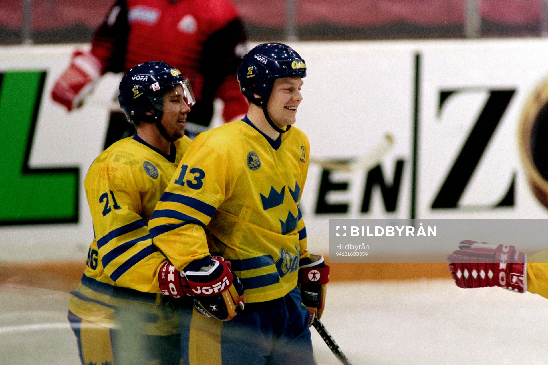 Peter Forsberg och Mats Sundin, Sverige jublar