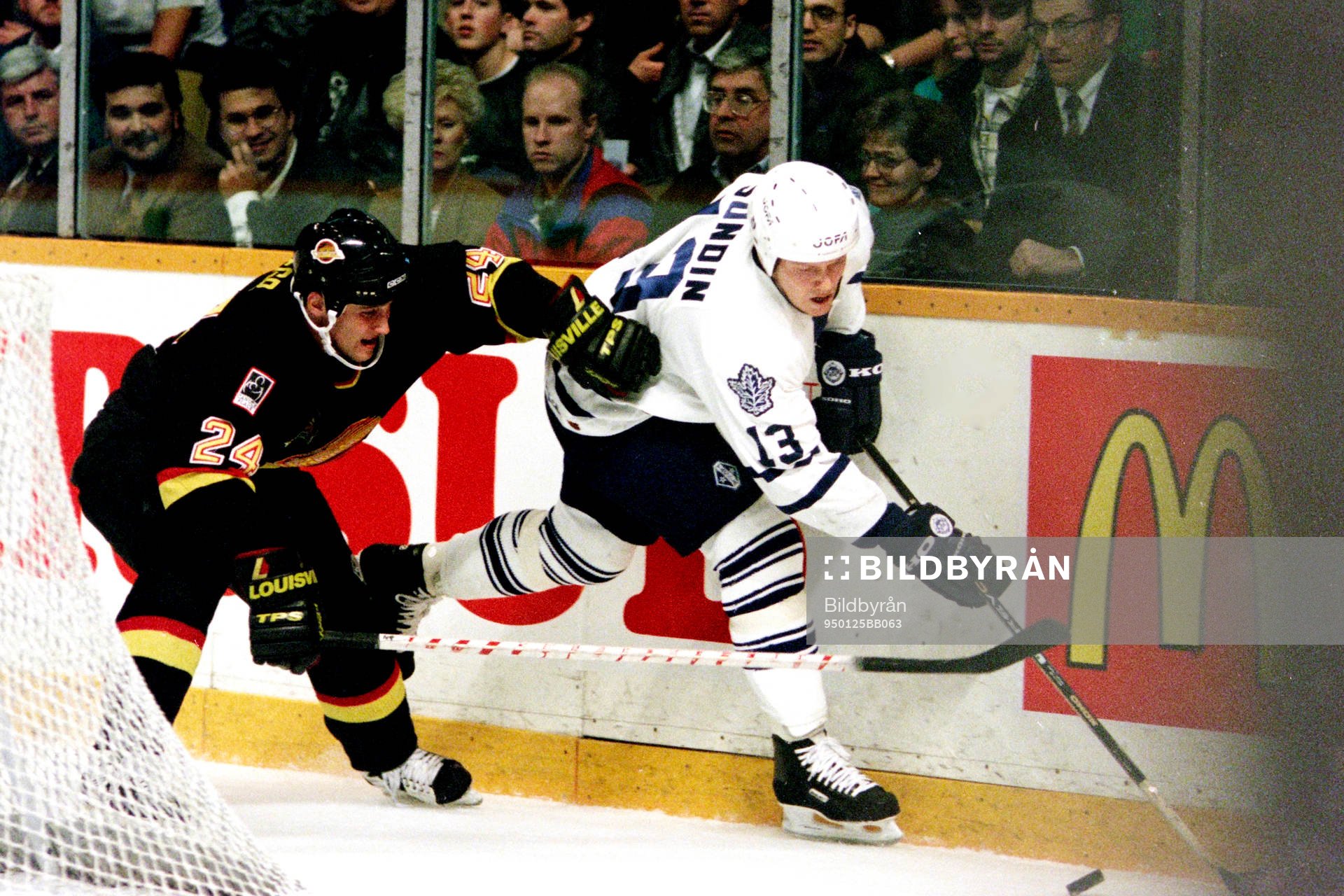 Mats Sundin, Toronto med Jiri Siegr, Vancouver i ryggen