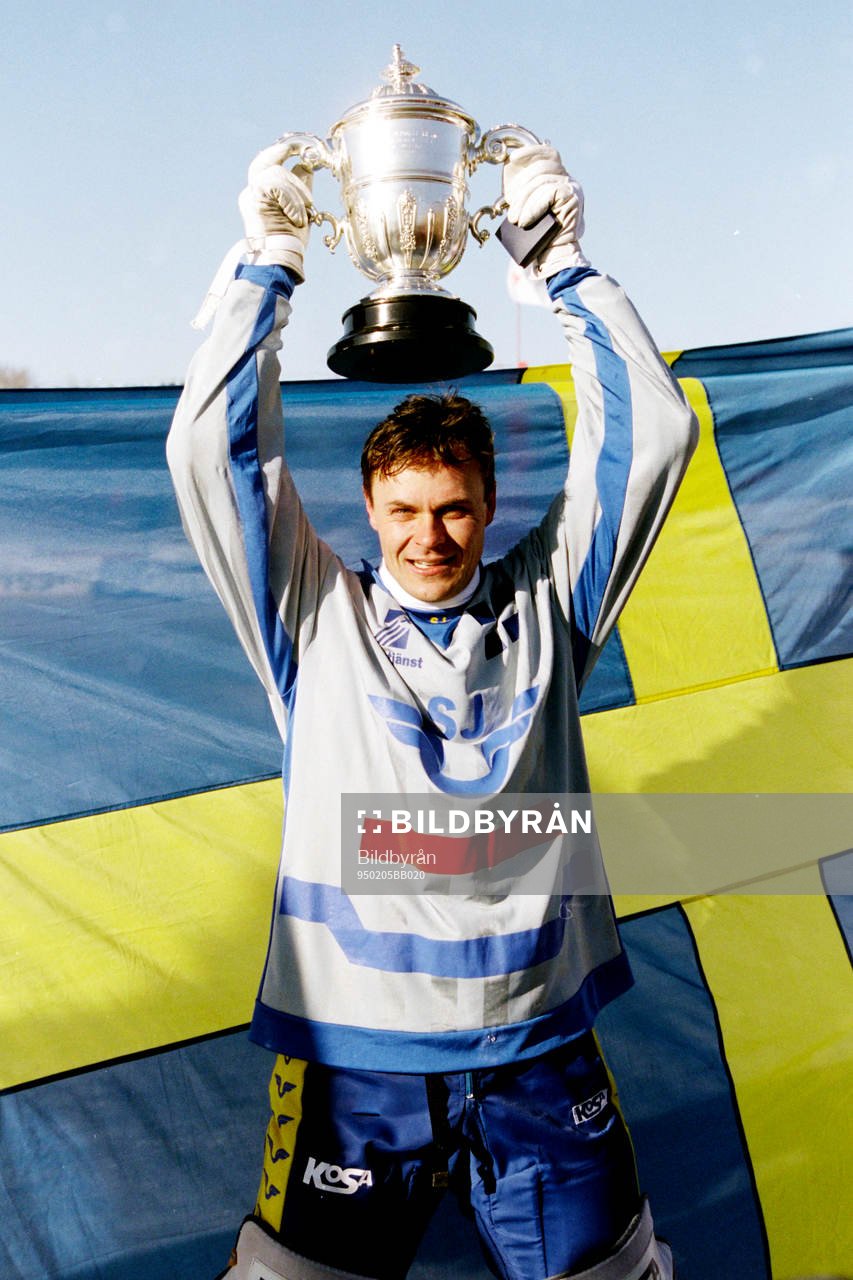 Mikael Forsell, målvakt, Sverige jublar med pokalen
