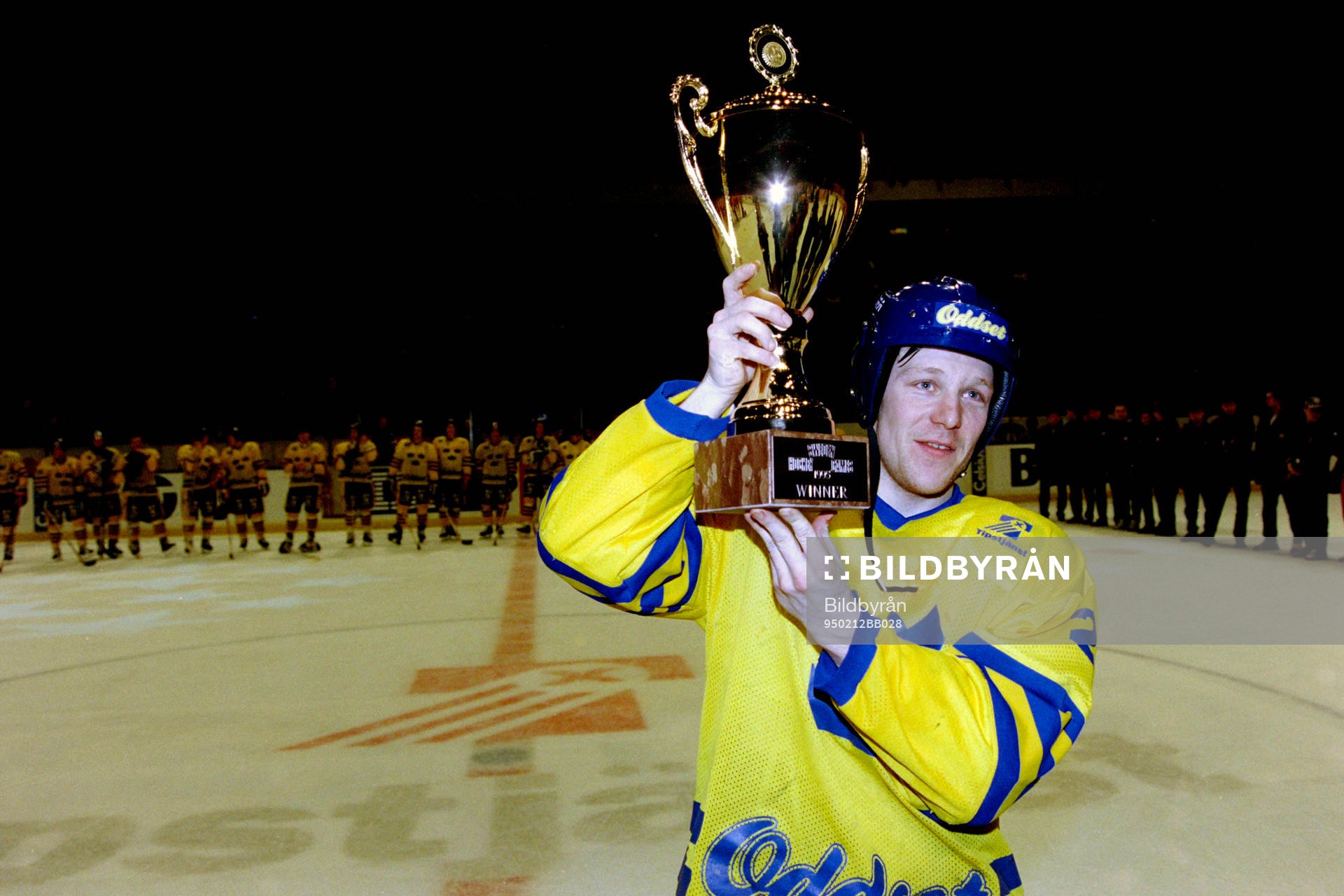 Charles Berglund, Sverige jublar med pokalen