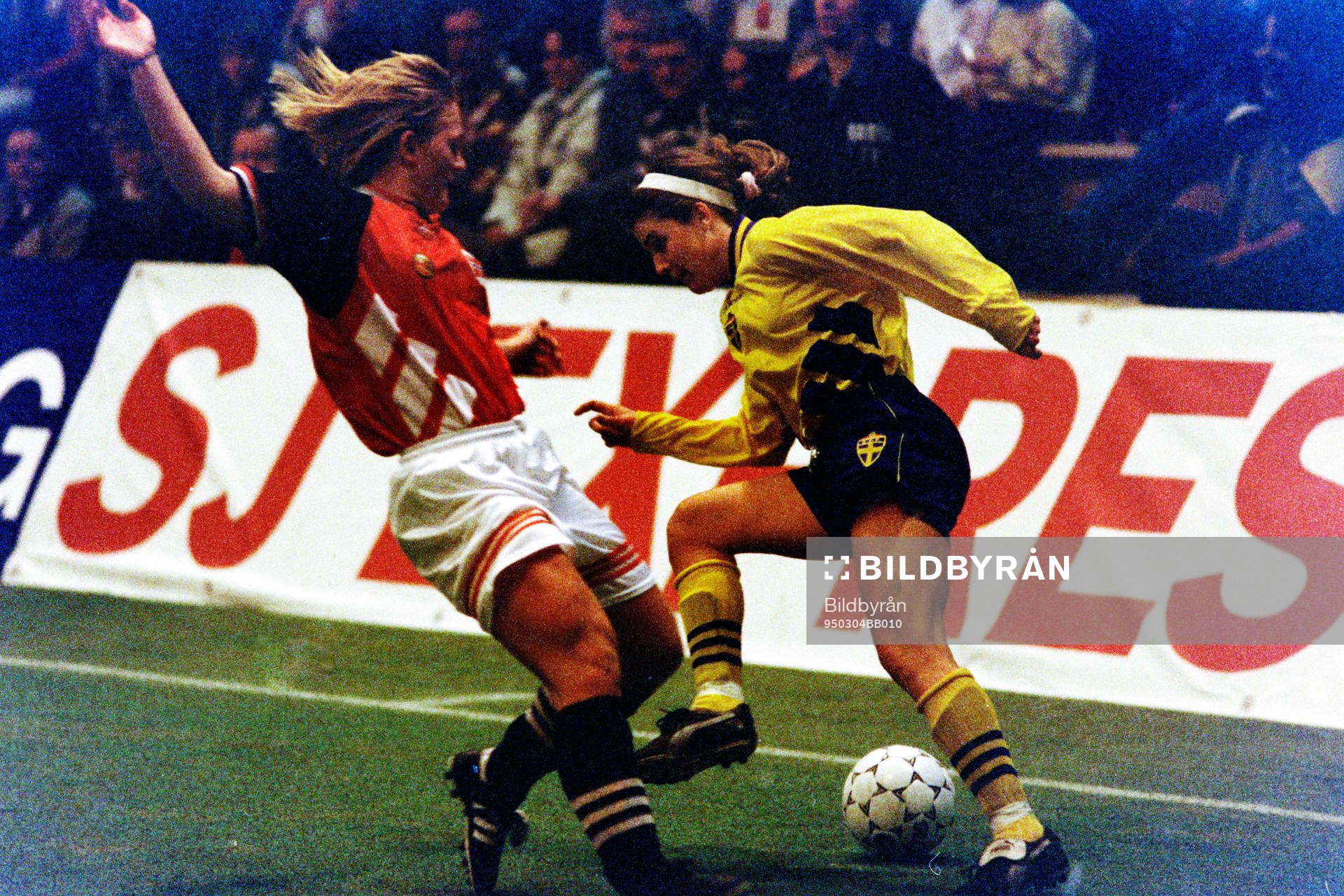 Eva Zeikfalvy, Sverige