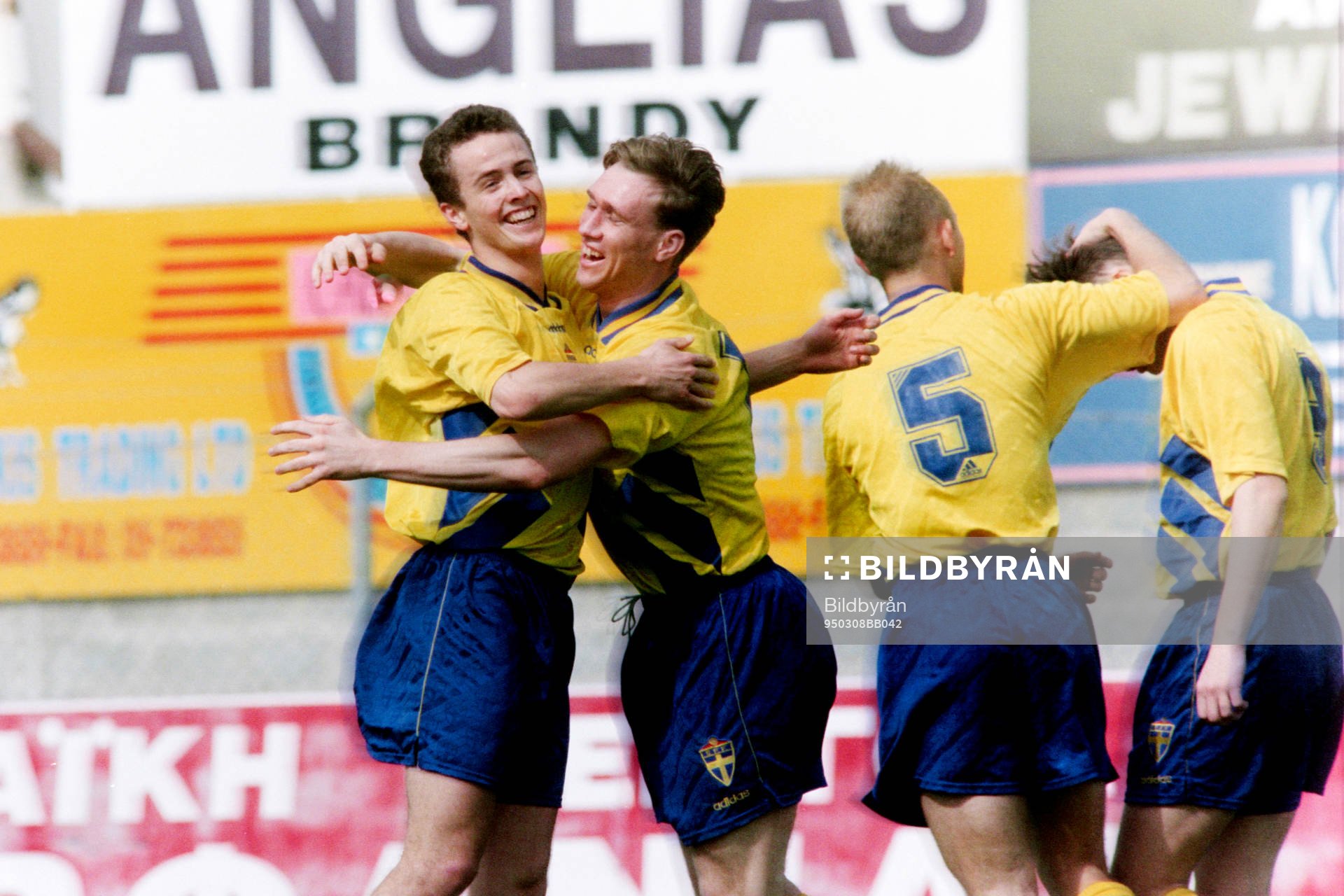 Fotboll, U21, Cypern - Sverige, 0-4: Jens Gustafson och Niklas Skoog, Sverige jublar efter mål.