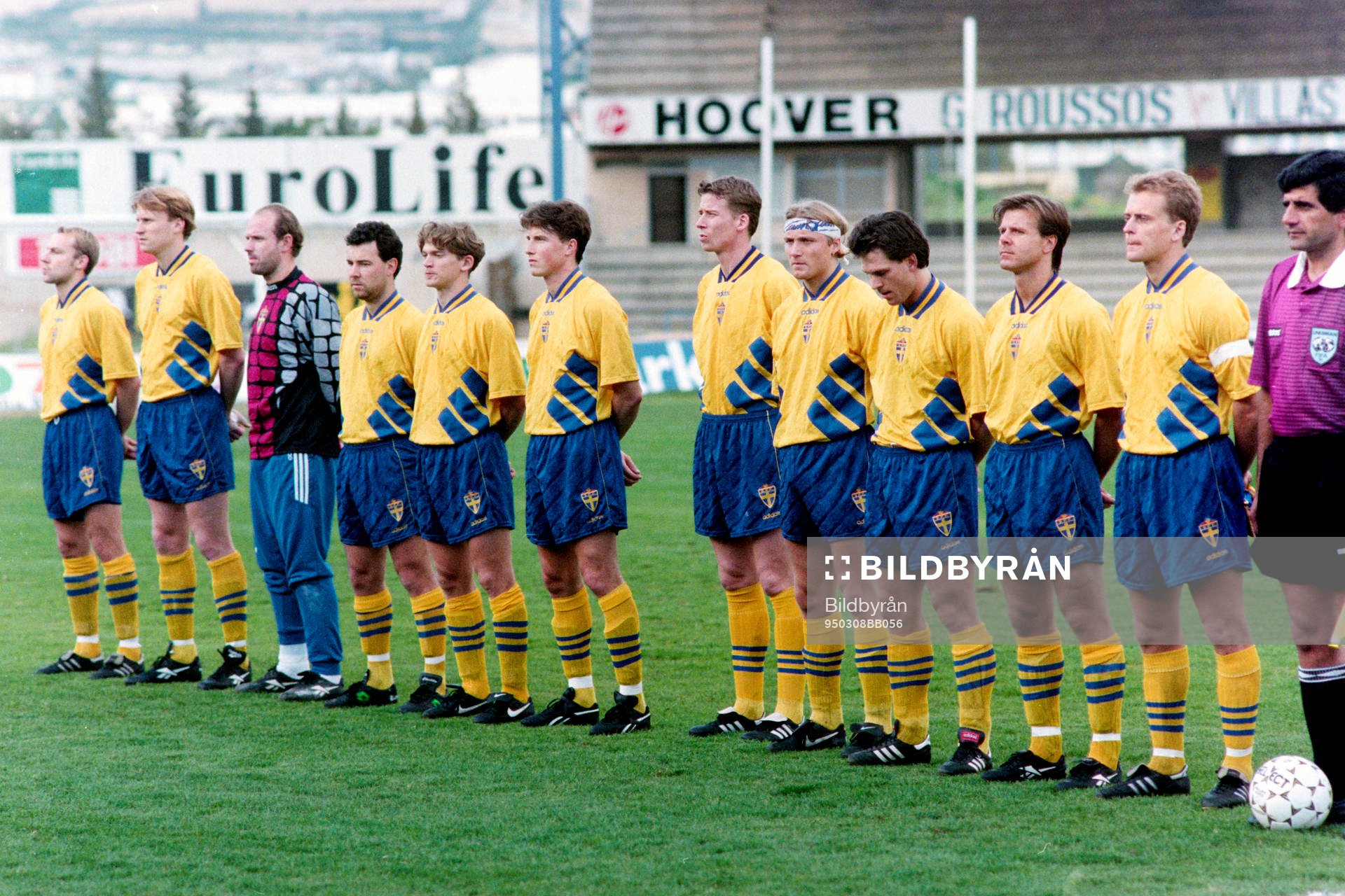 Fotboll, Cypern - Sverige, 3-3: Sveriges startelva fr. v Håkan Mild, Kennet Andersson, Thomas Ravelli, målvakt, Stefan Rehn, Jesper Blomqvist, Roger Ljung, Johnny Ekström, Magnus Johansson, Pontus Kåmark, Roland Nilsson och Jonas Thern.