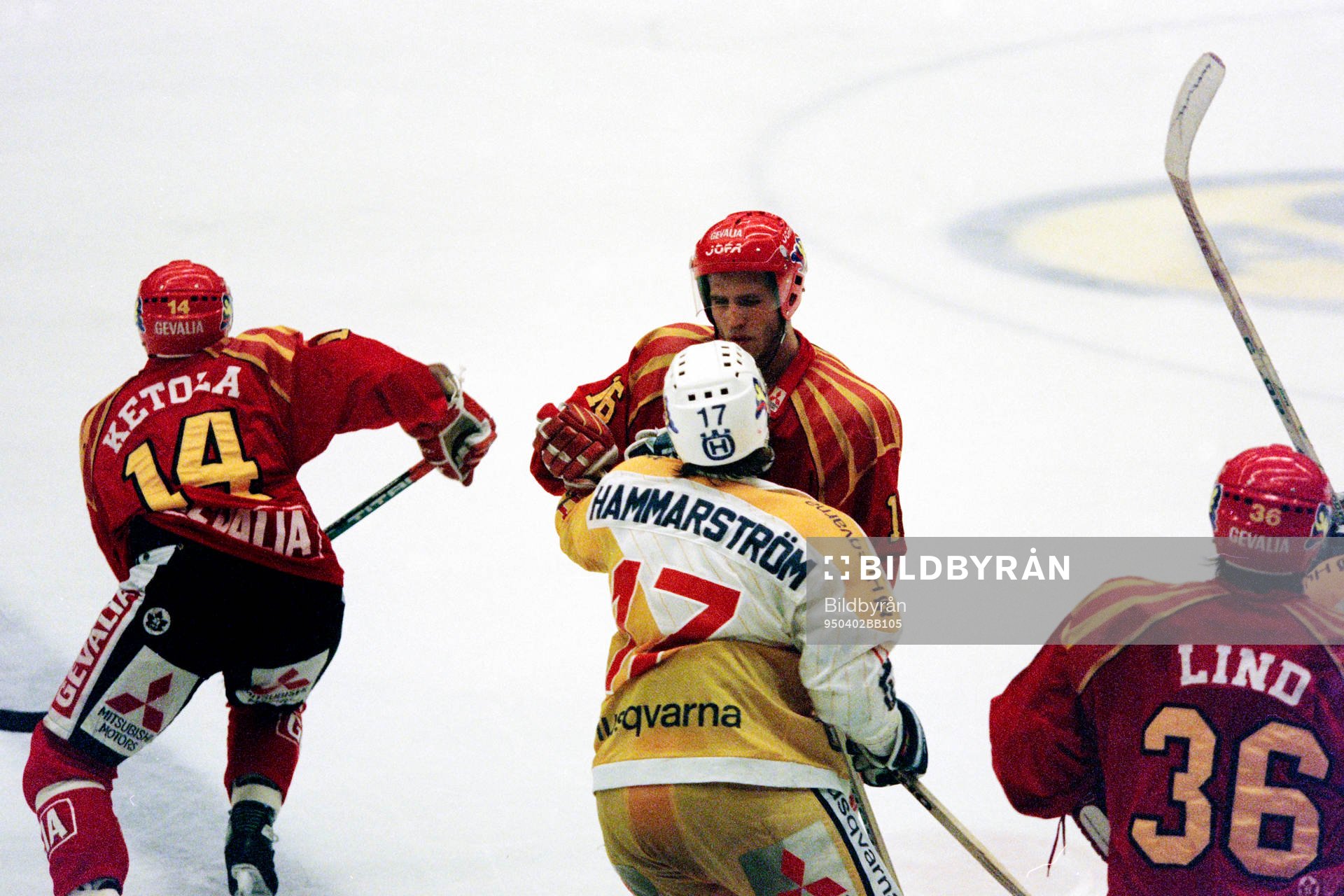 Mikael Wahlborg, Brynäs i diskussion med Peter