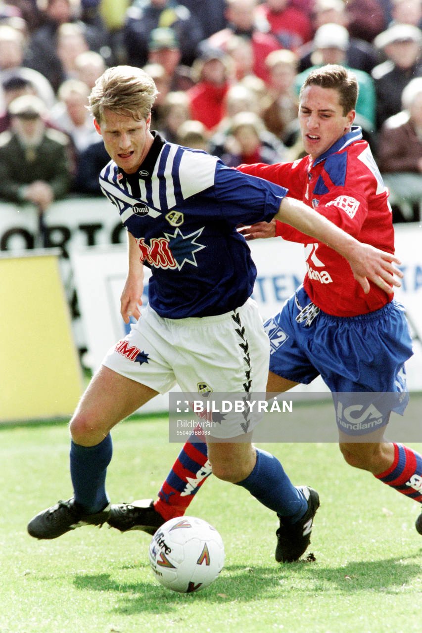 Jesper Mattsson, Halmstad med bollen och Magnus Powell,