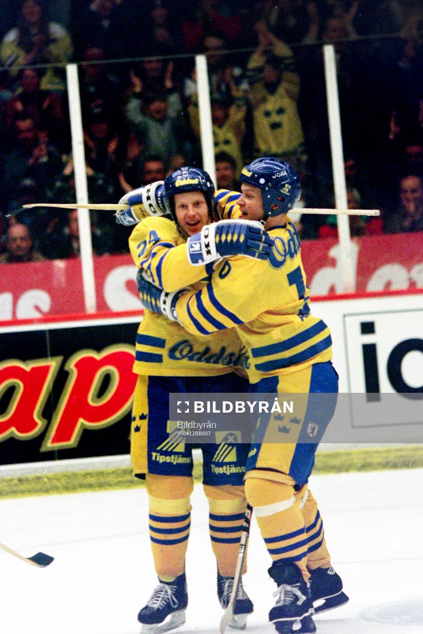 Daniel Alfredsson och Andreas Johansson, Sverige jublar