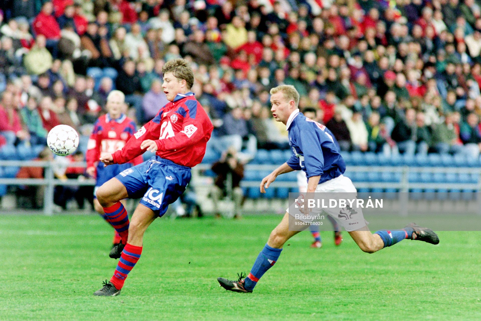 Ola Nilsson, Helsingborg med bollen med Ludwig Ernstsson,
