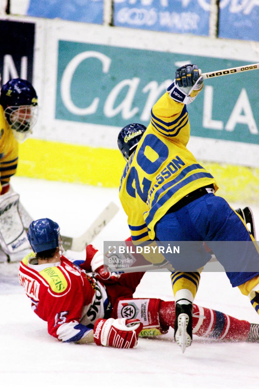 Jan Larsson, Sverige stoppas