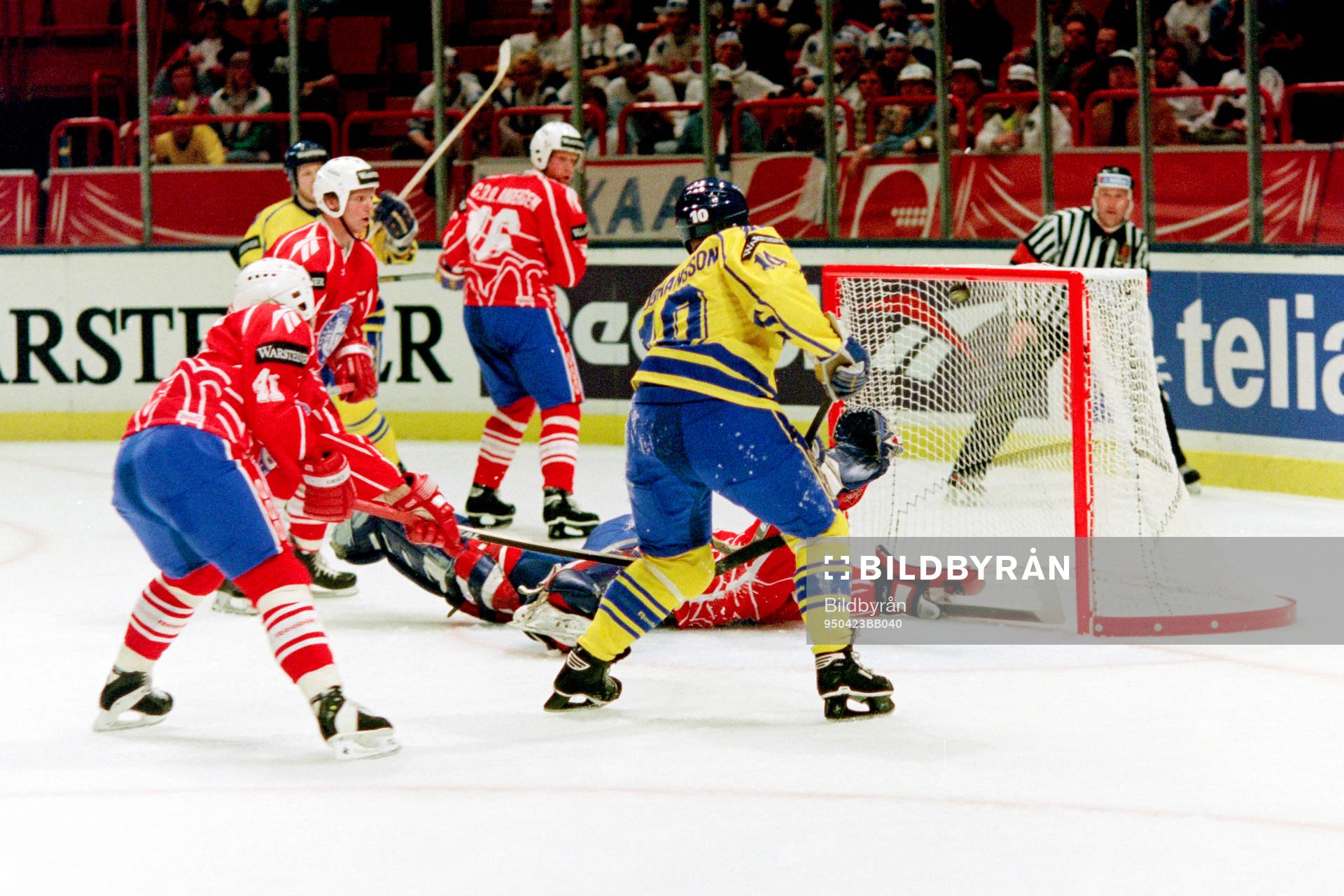 Andreas Johansson, Sverige slår in pucken i mål