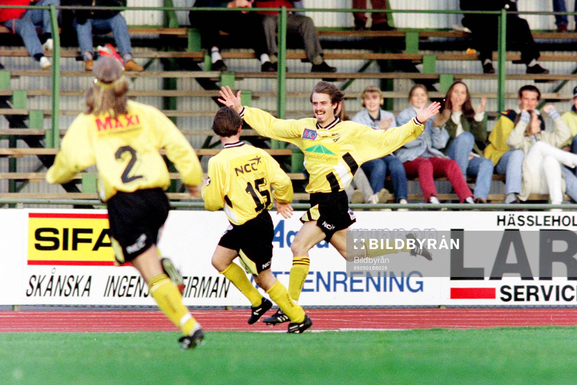 Fotboll, Div 1 Södra, IFK Hässleholm - Oddevold, 2-1: Magnus Arvidsson, Hässleholm jublar efter ett av sina mål.