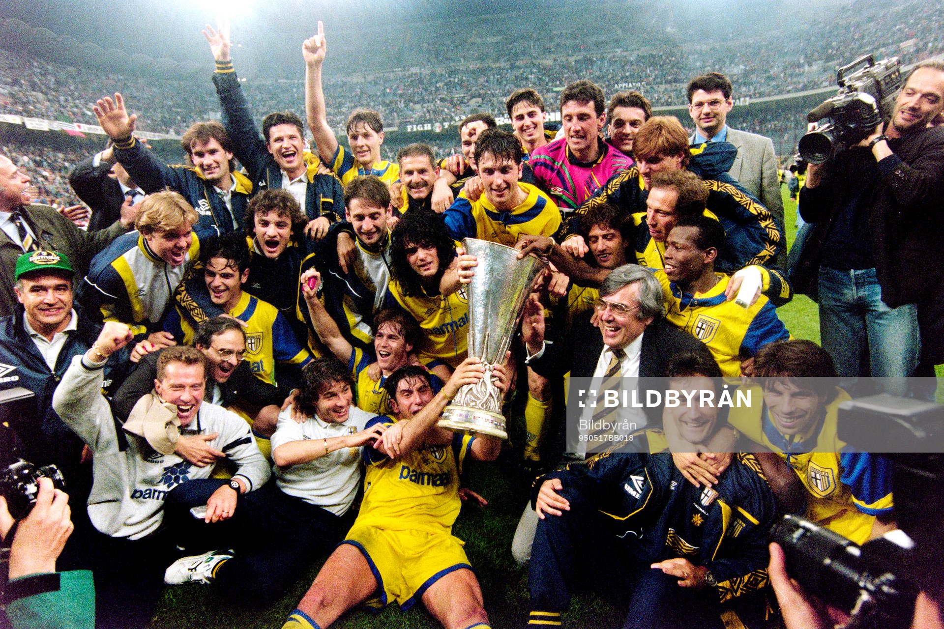 Fotboll, Uefacupen, Final, Juventus - Parma, 1-1: Tomas Brolin och Parma jublar efter segern i finalen.
