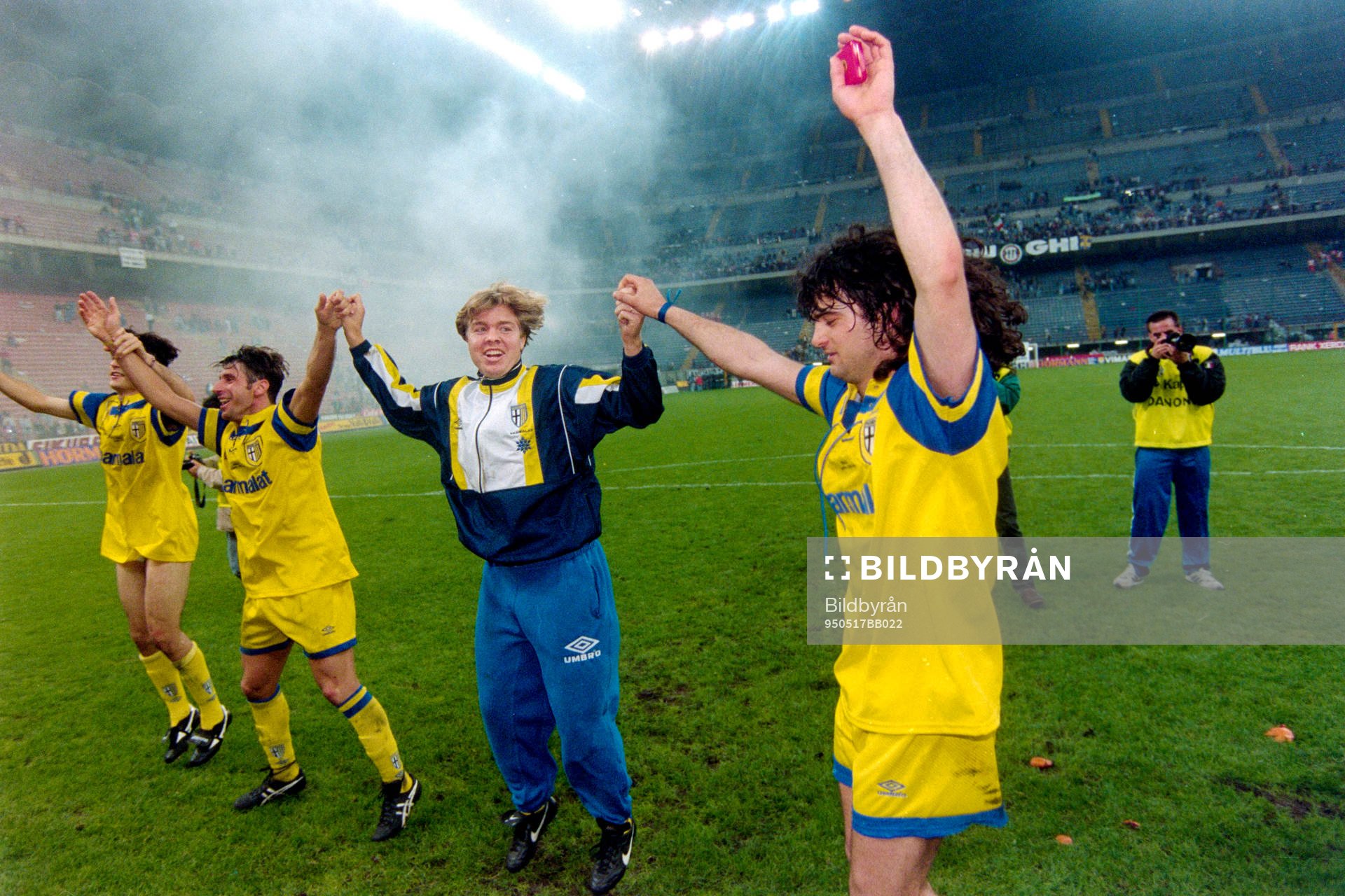 Tomas Brolin och Parma jublar