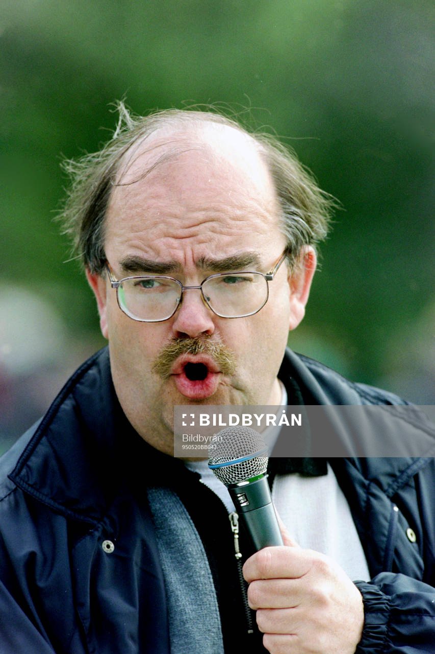 Leif Loket Olsson, speaker på matchen