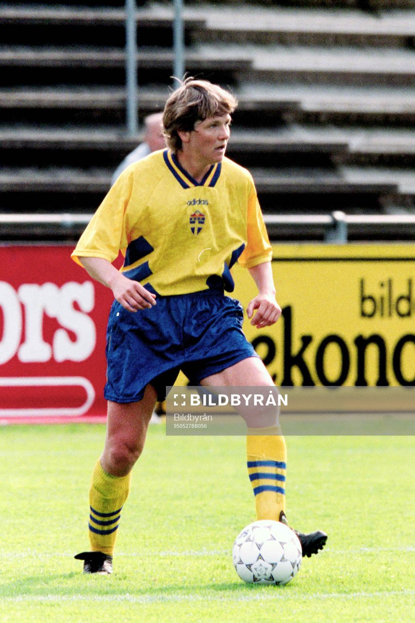 Pia Sundhage, Sverige