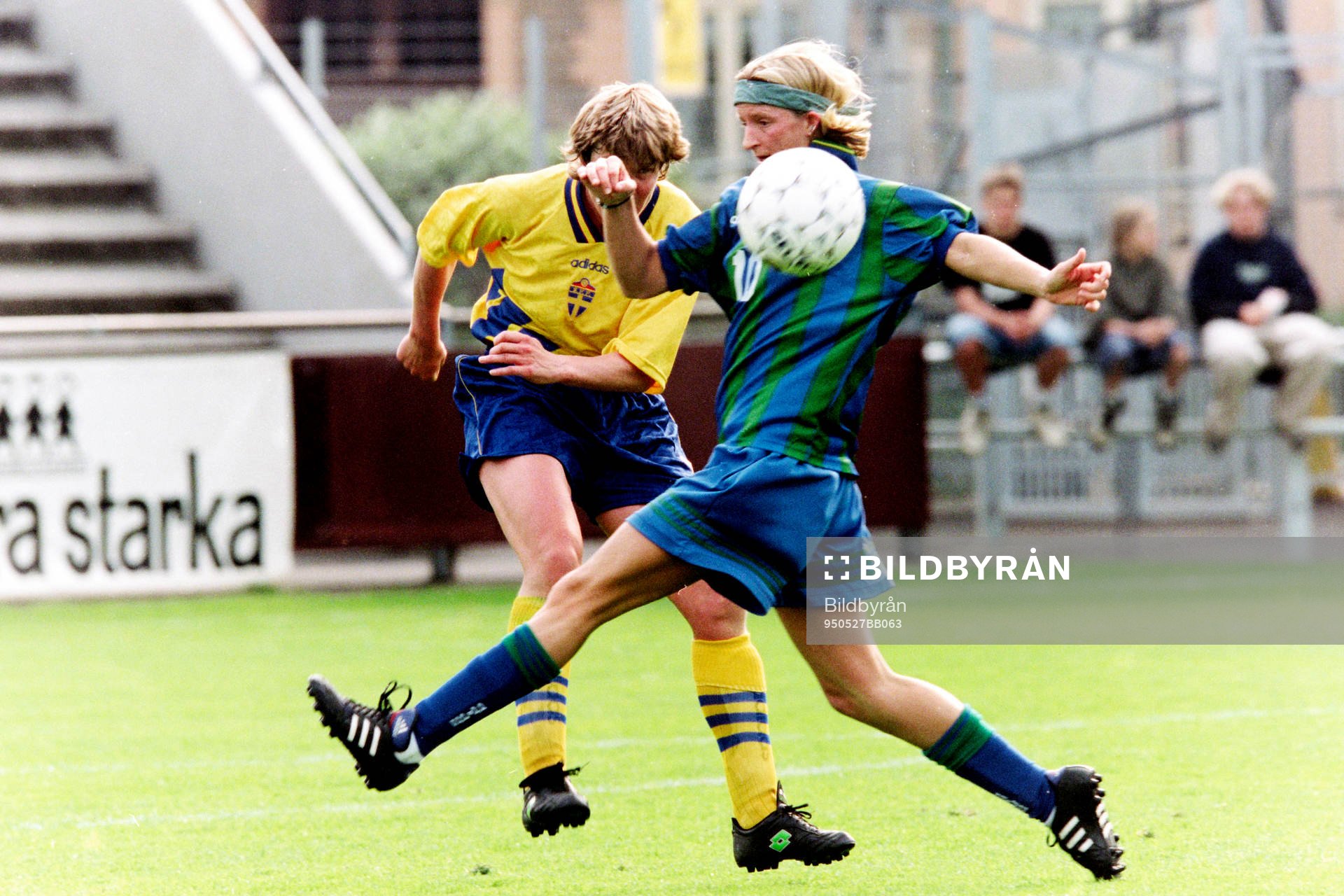 Pia Sundhage, Sverige i skottagen