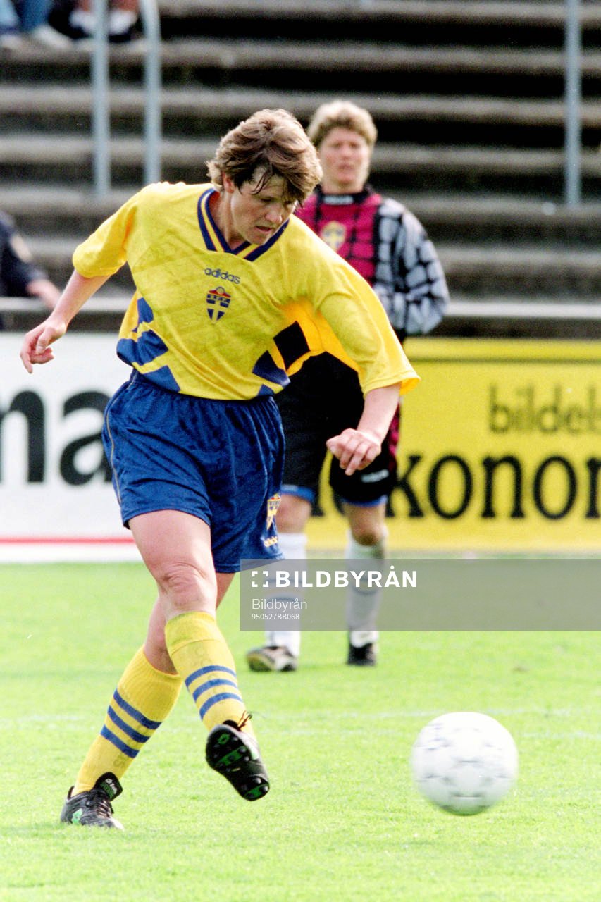 Pia Sundhage, Sverige