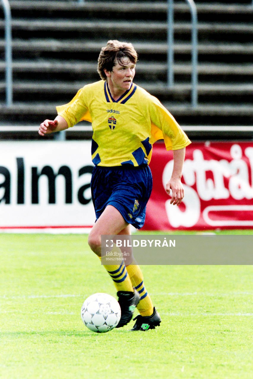 Pia Sundhage, Sverige