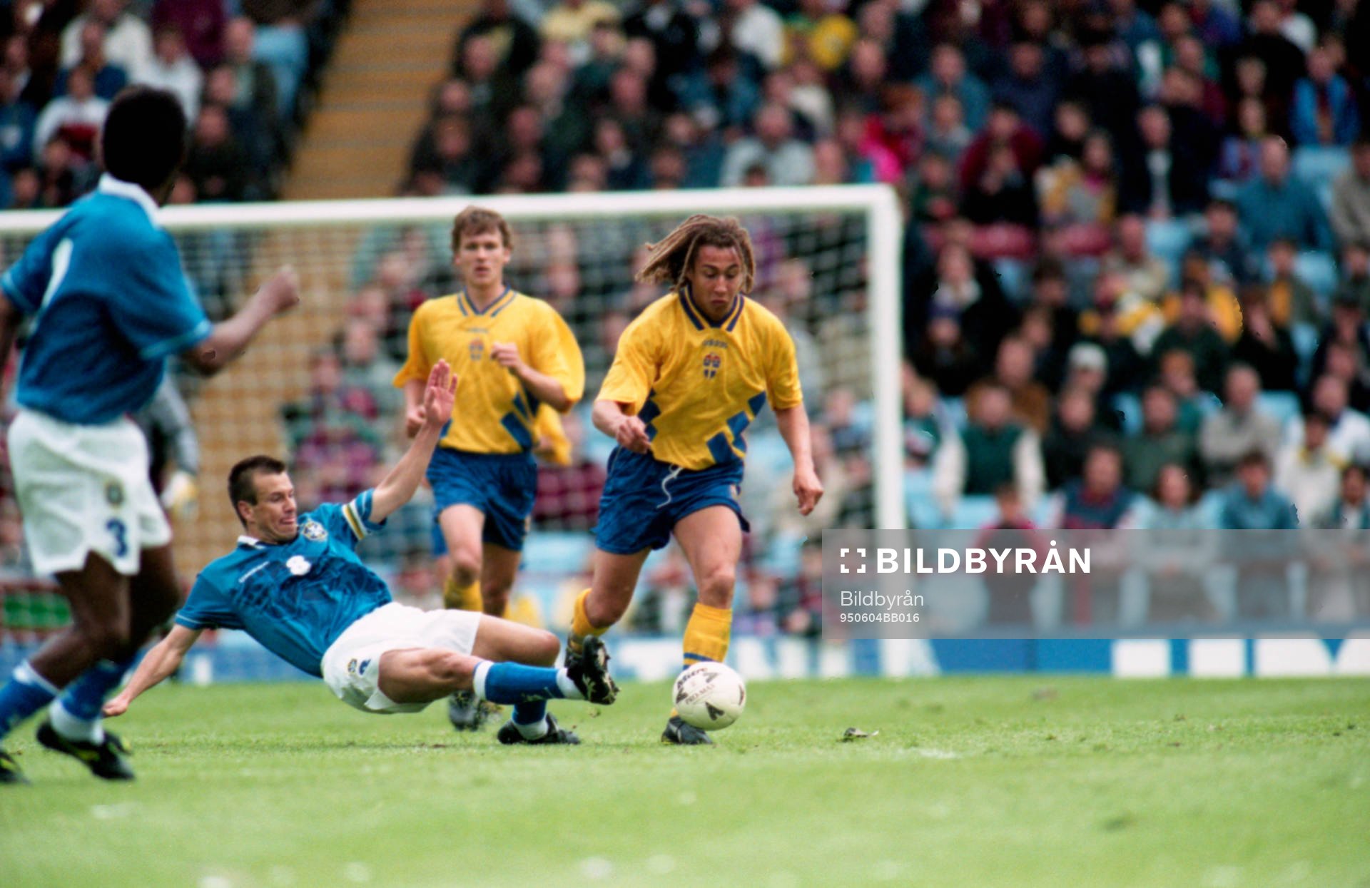 Henrik Larsson, Sverige tar sig förbi, Dunga, Brasilien