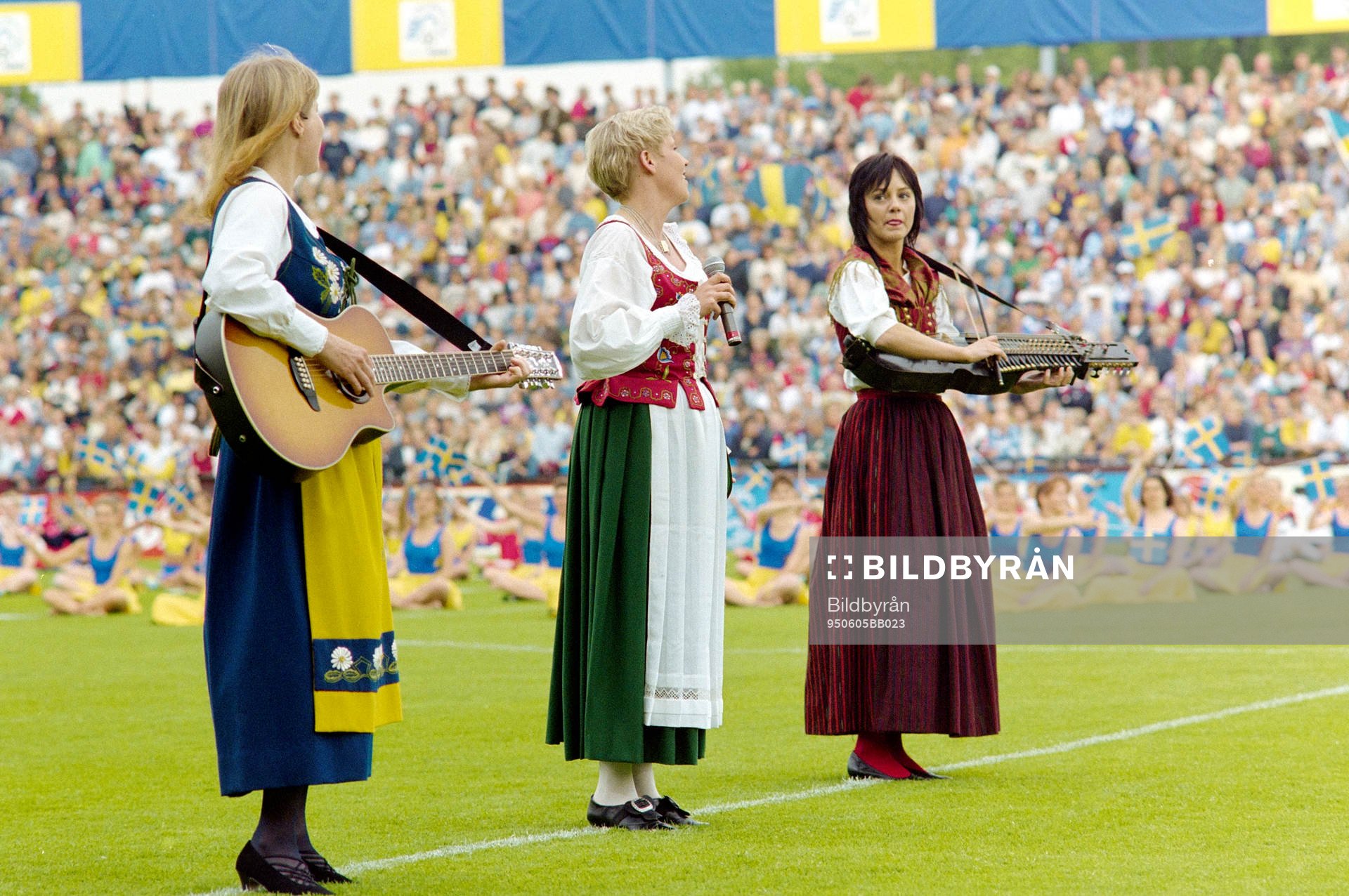 Marianne Flynner, Susanne Alfvengren, Åsa Jinder med sin