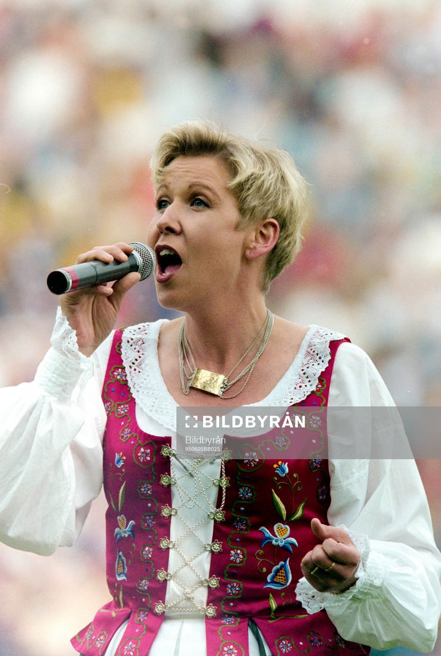 Susanne Alfvengren sjunger