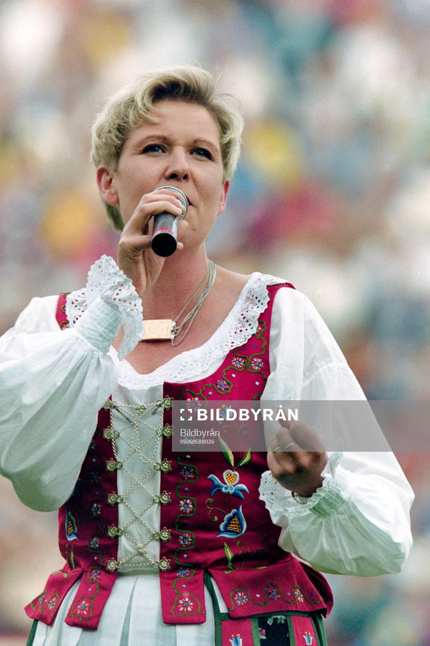 Susanne Alfvengren sjunger
