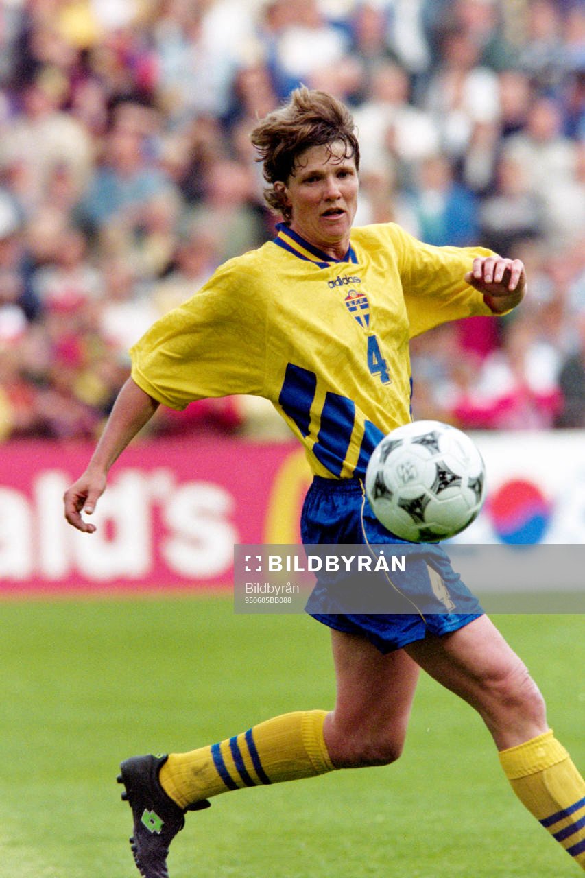 Pia Sundhage, Sverige