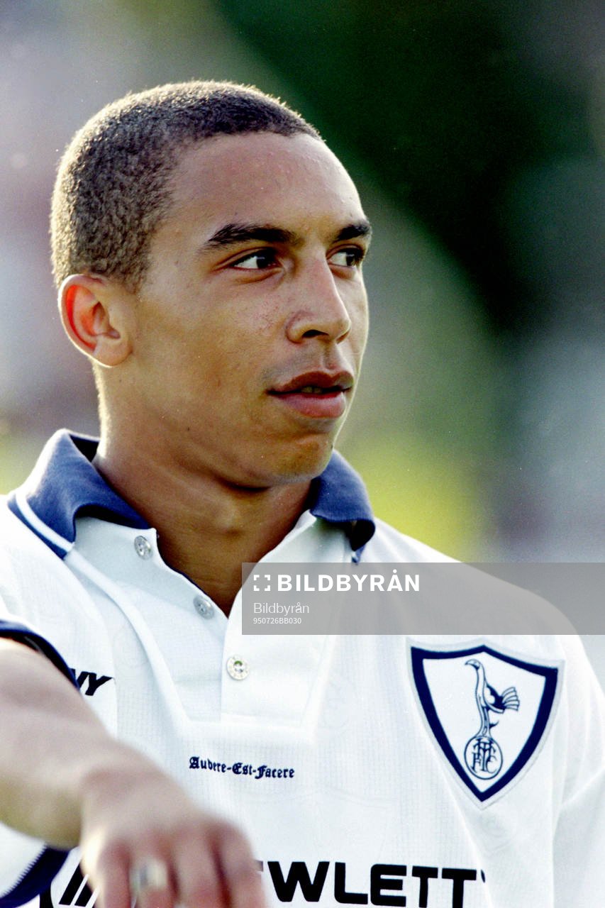 Fotboll, IFK Hässleholm - Tottenham, 3-1: Chris Armstrong, Tottenham.