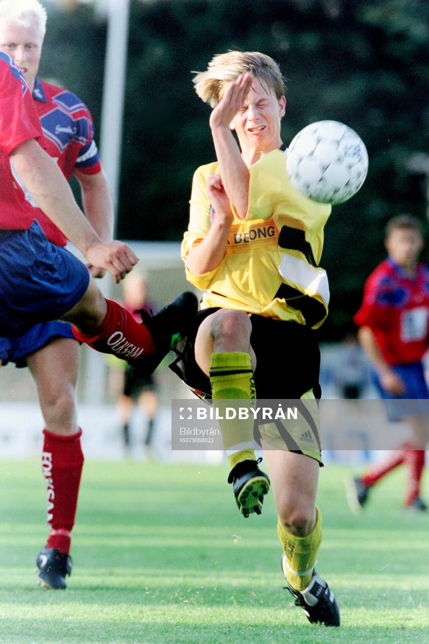 Fotboll, Div 1 Södra, IFK Hässleholm - Gunnilse, 1-4: Tobias Linderoth, Hässleholm.