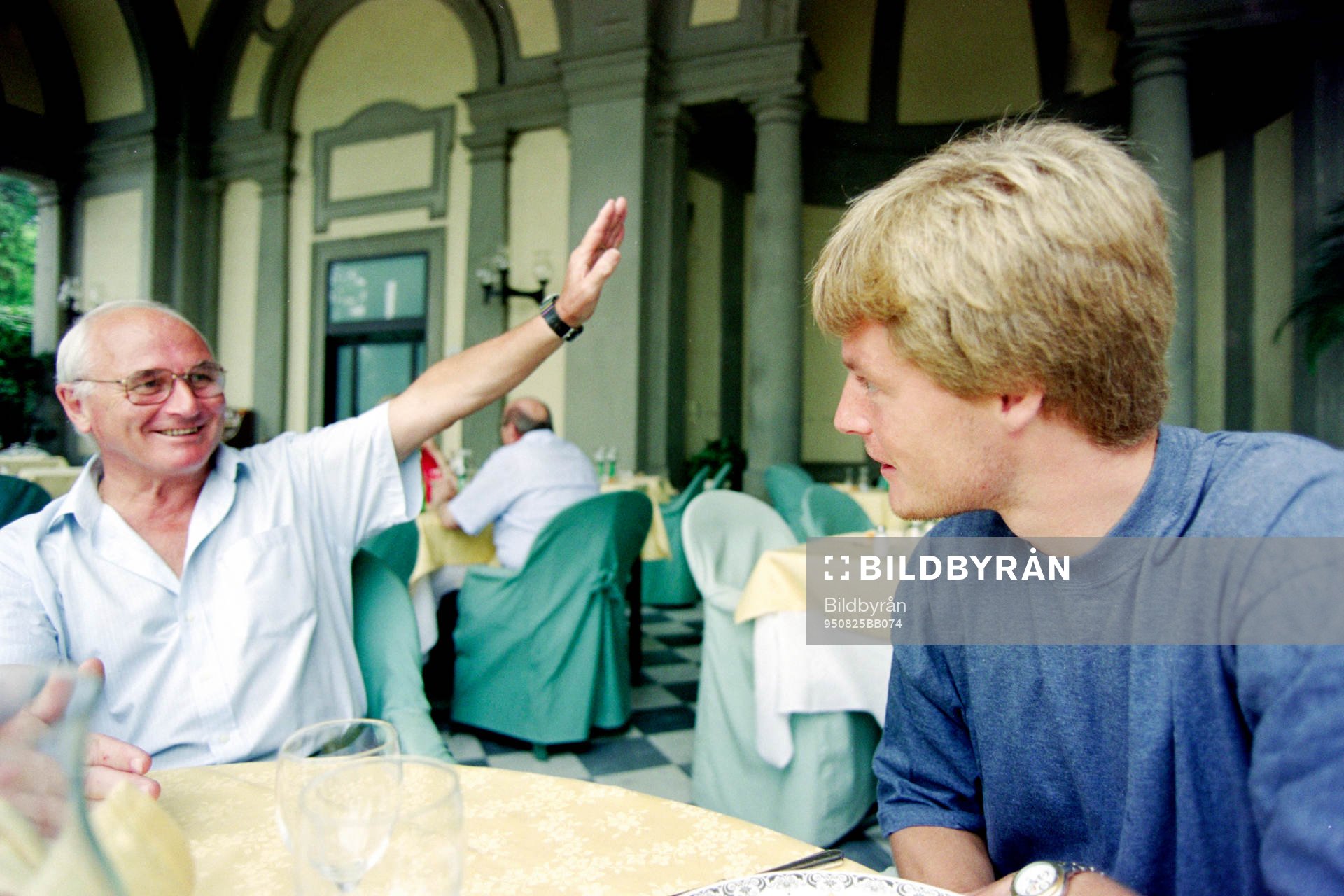 Kurt Hamrin och Stefan Schwarz på en restaurant i Florens