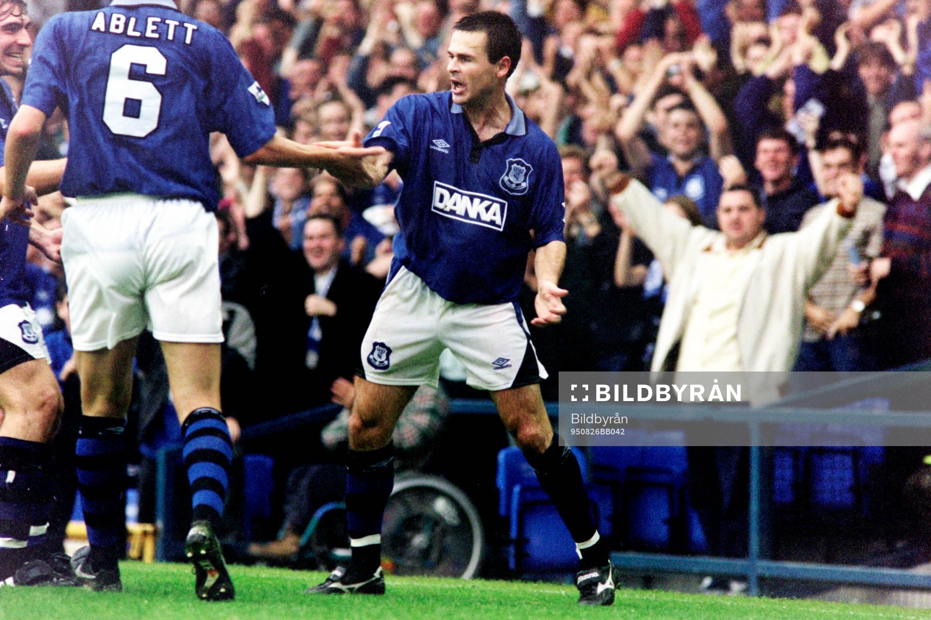 Fotboll, engelsk, Everton - Southampton, 2-0: Anders Limpar, Everton jublar efter mål.