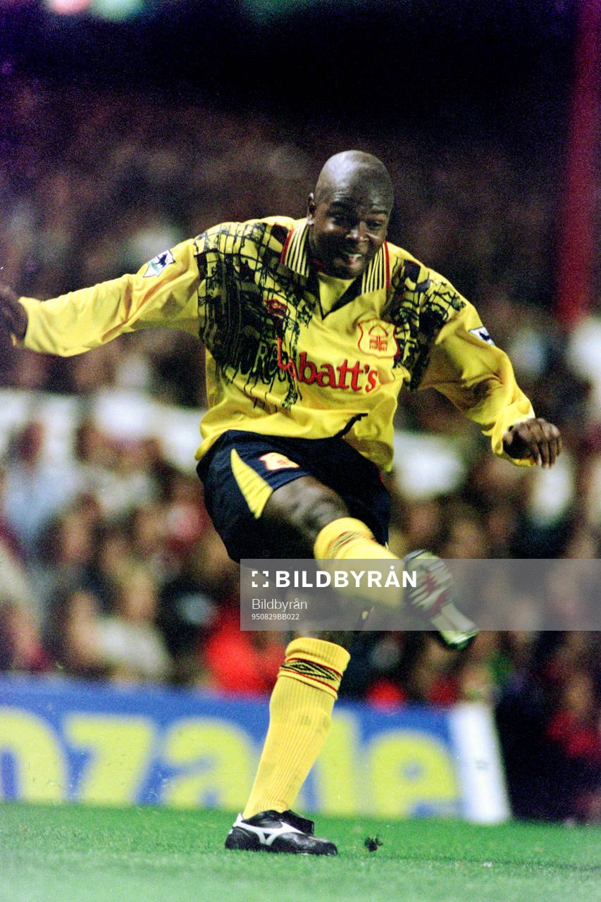 Fotboll, engelsk, Arsenal - Nottingham Forest, 1-1: Des Lyttle, Nottingham Forest. 