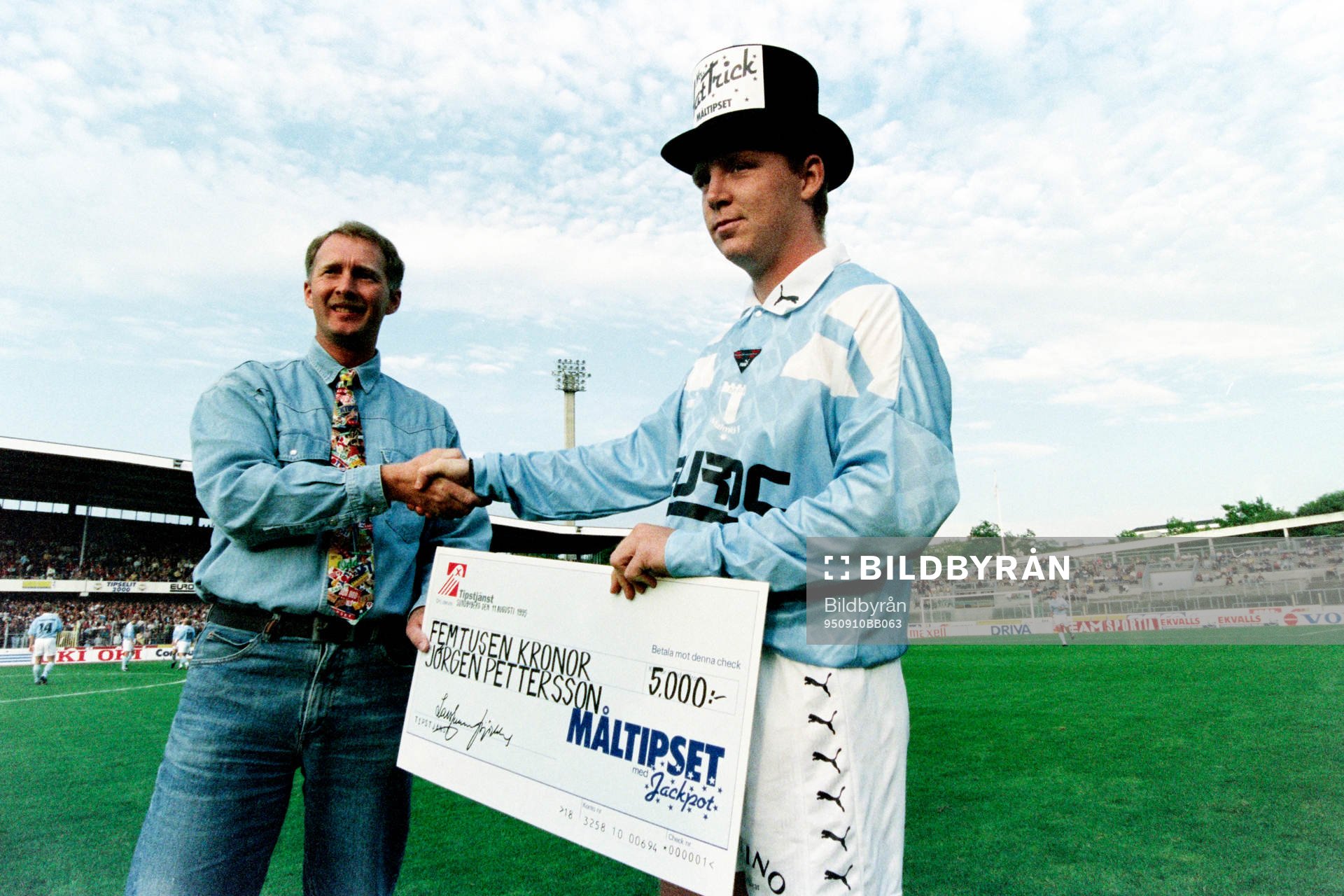Jörgen Pettersson, Malmö, Mr Hattrick får en check av