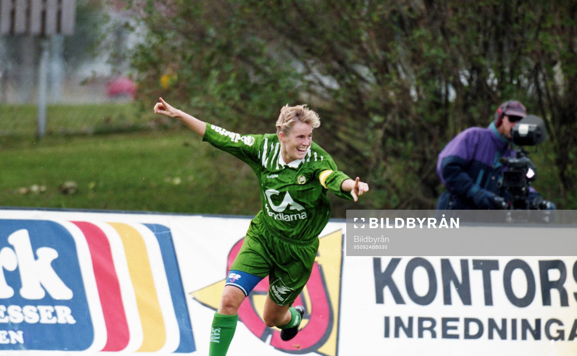 Matchvinnaren Lilie Persson jublar
