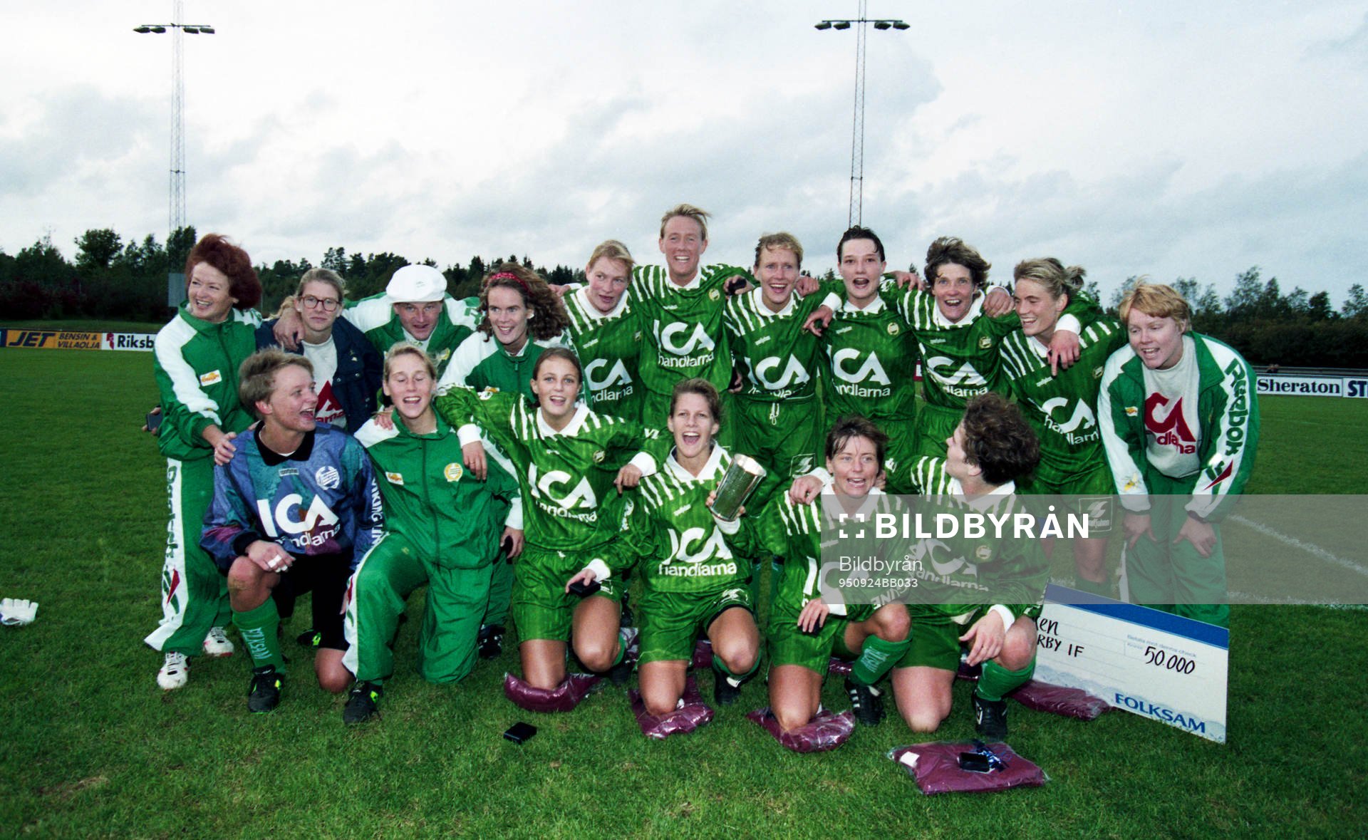 Hammarby, vinnare med bl.a Lilie Persson och Pia Sundhage i