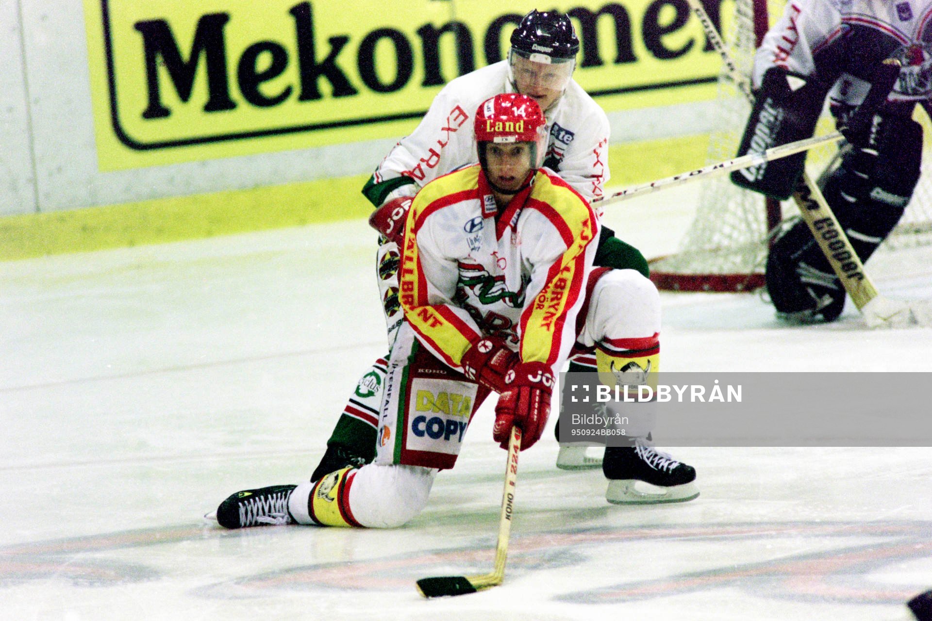 Mikael Håkansson, Modo