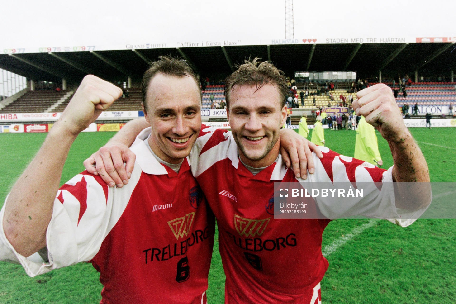 Målskyttarna Mikael Rasmusson och Joakim Karlsson,