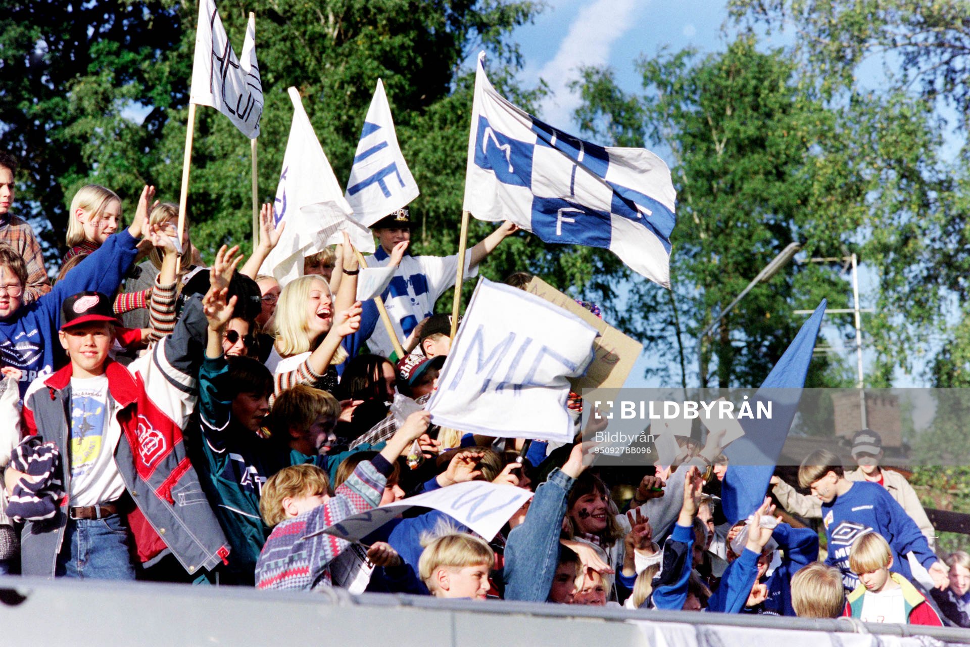 Härlig stämning hos markarydsfansen på Skärsjövallen