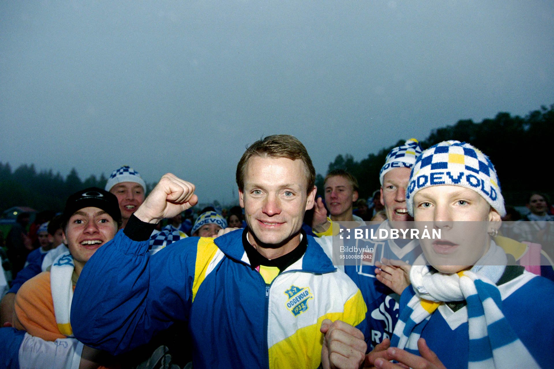 Torbjörn Nilsson, tränare i Oddevold jublar
