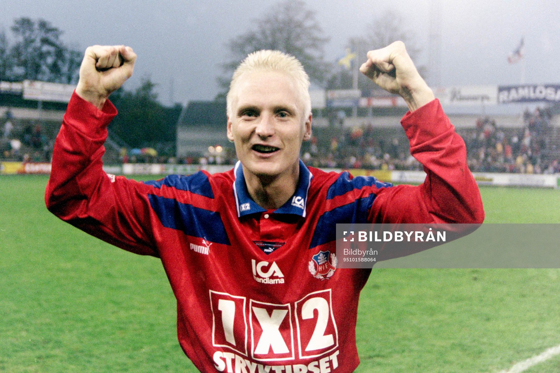 Fotboll, Allsvenskan, Helsingborg - Halmstad, 3-0: Christer Fursth, Helsingborg. jublar efter segern.