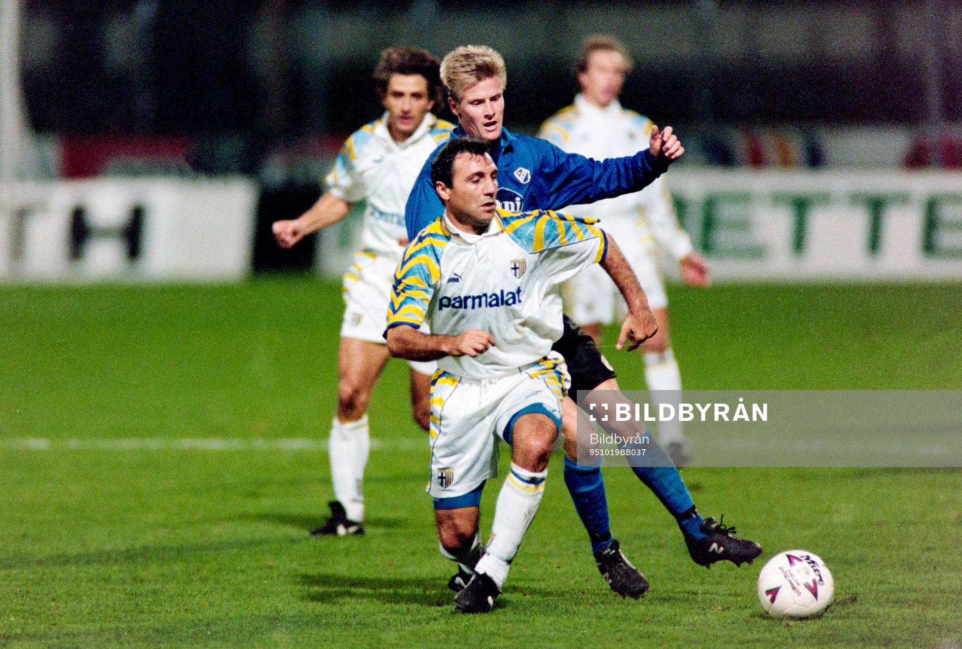 Hristo Stoichkov, Parma med halmstads Anders Smith i ryggen