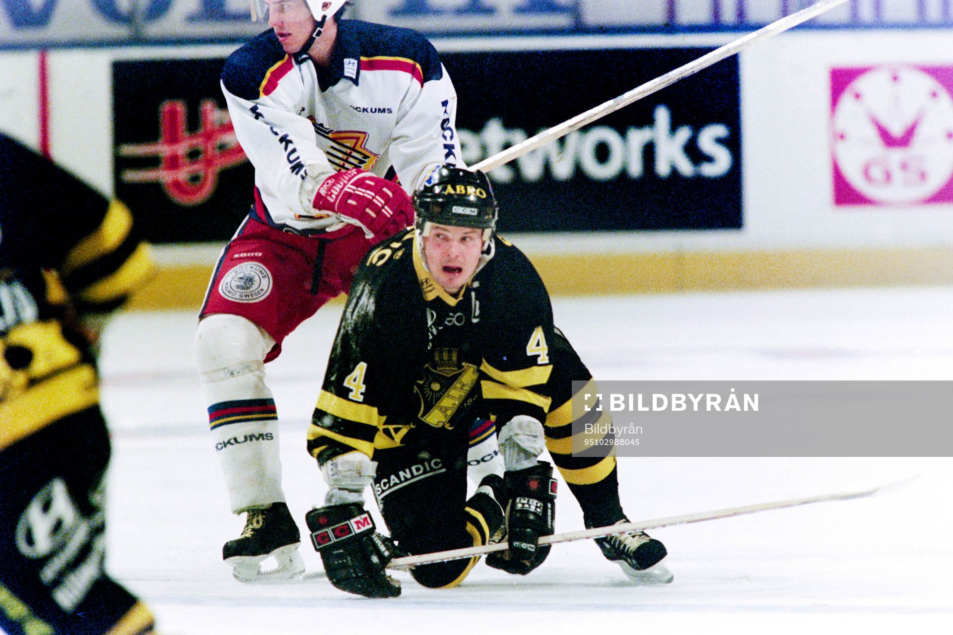 Erik Hämäläinen, AIK på knä