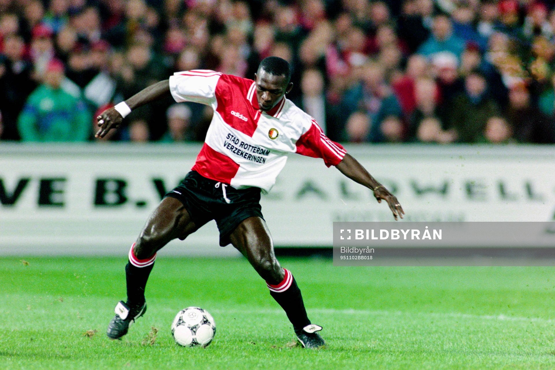 Mike Obiku, Feyenoord med bollen