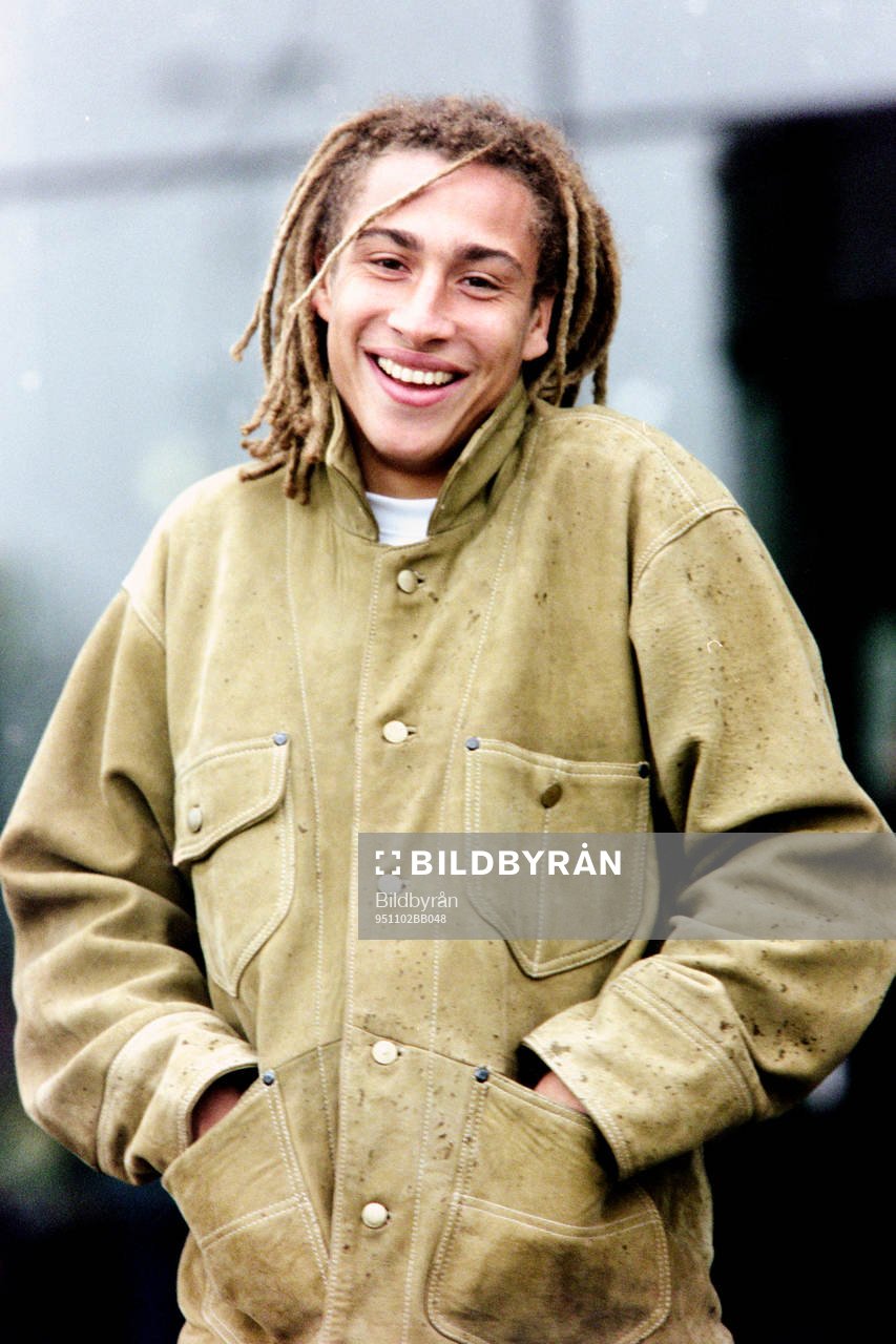 Fotboll, Cupvinnarcupen, Feyenoord - Everton, 1-0: Henrik Larsson, Feyenoord.  