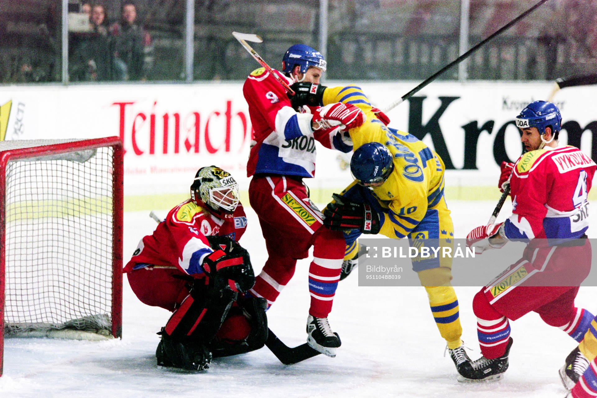 Tomas Holmström, Sverige i kamp framför