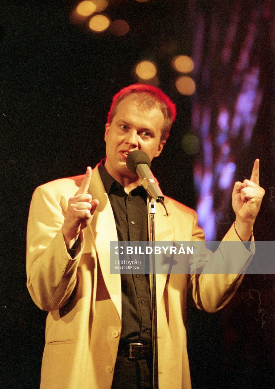 Jörgen Mörnbäck underhåller