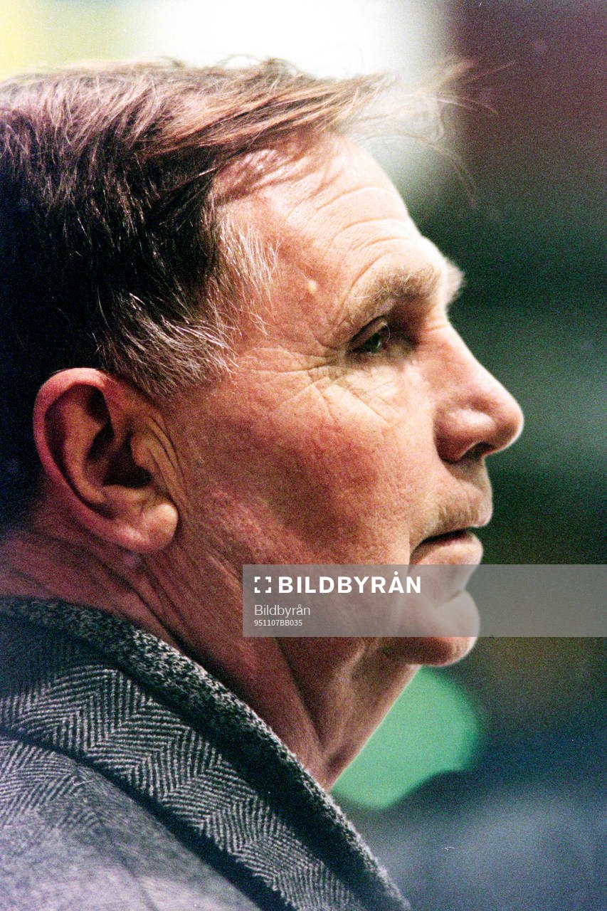 Viktor Tichonov, förbundskapten i Ryssland