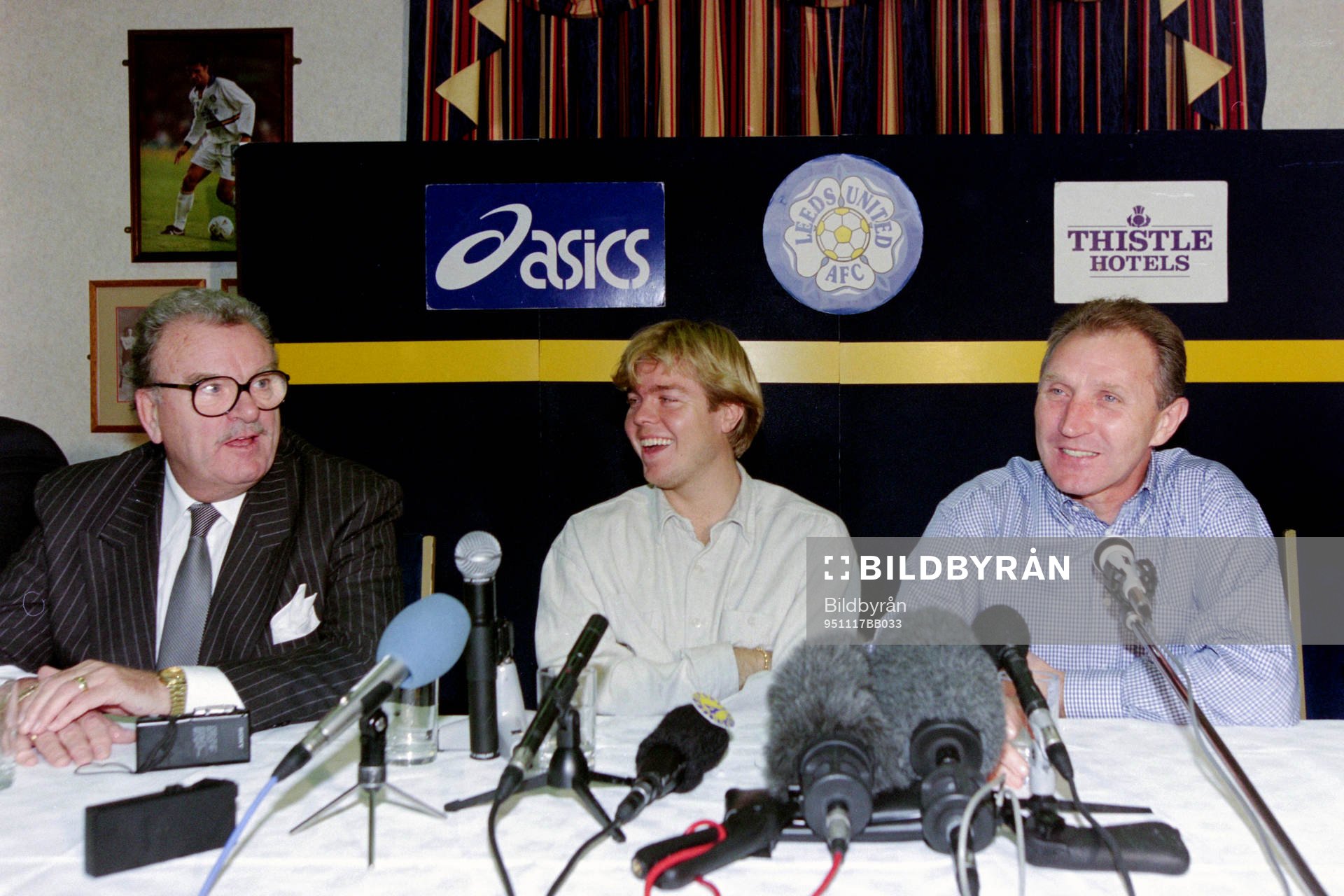 Fotboll, Premier League, Leeds: Leeds styrelseordförande, Tomas Brolin och Howard Wilkinson, manager i Leeds. 