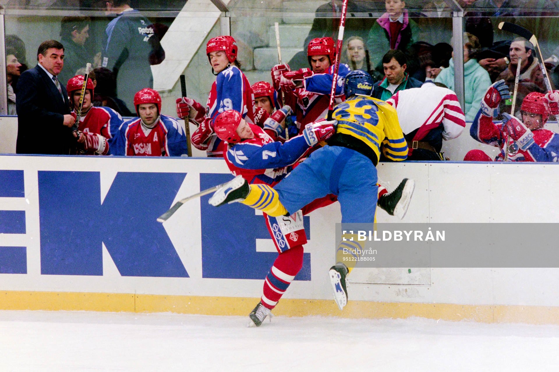 Fredrik Modin, Sverige trycker till en rysk spelare